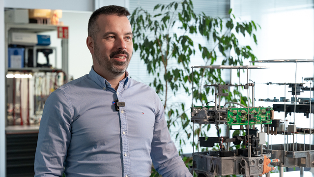 Mérnöki szenvedéllyel a jövőért – Komáromi Zoltán útja az innovációban